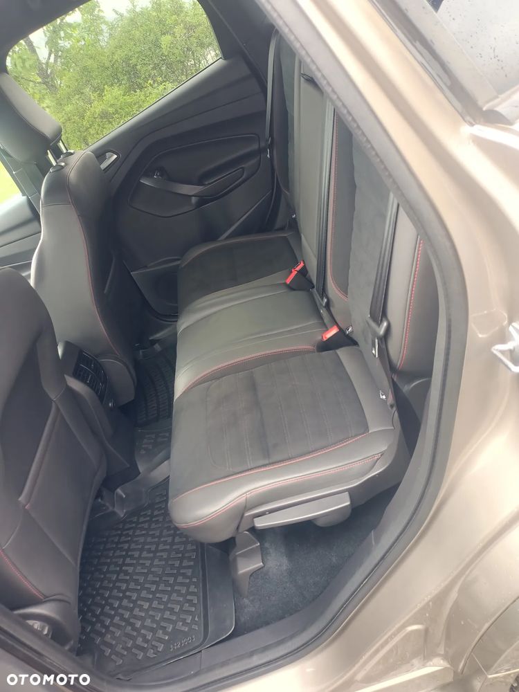 Ford Kuga - 12