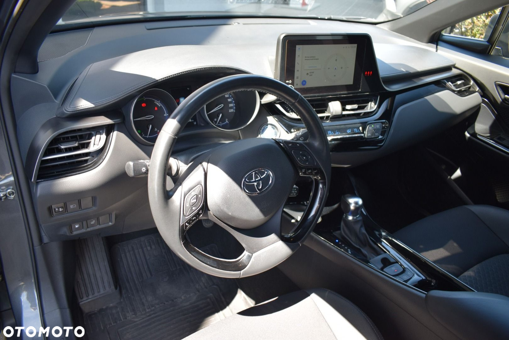 Toyota C-HR - 11