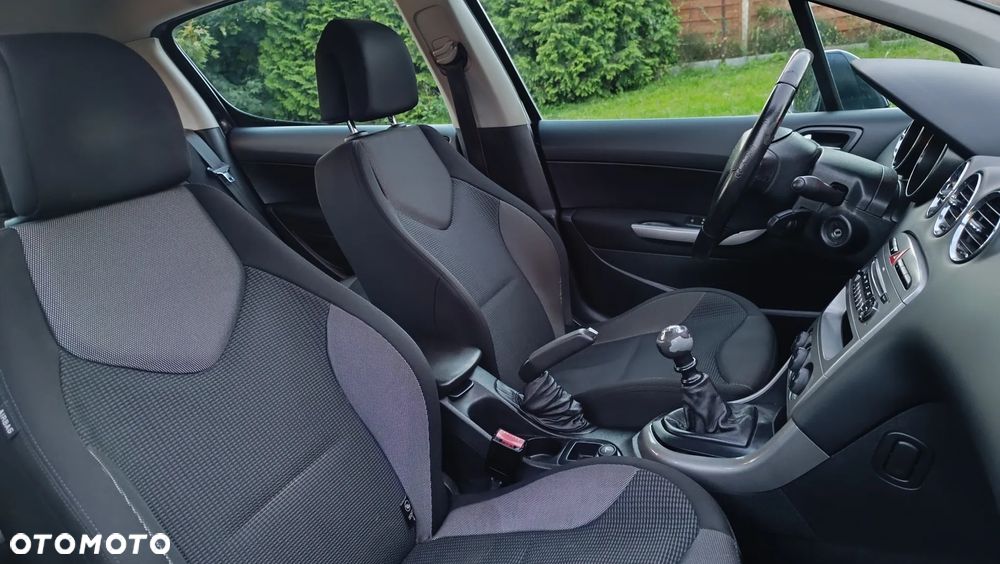 Peugeot 308 HDi FAP 135 Platinum - 14