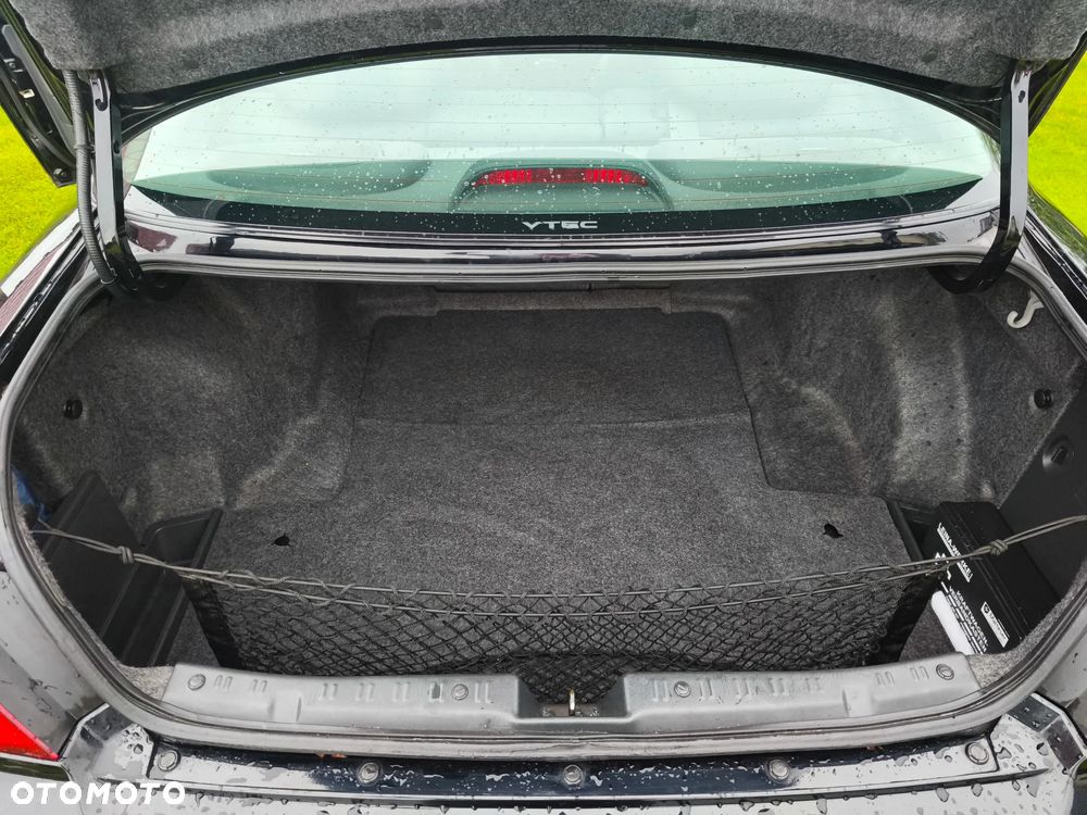 Honda Accord 3.0i ES - 28
