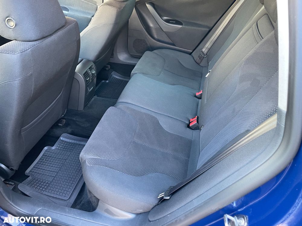 Volkswagen Passat 2.0 TDI DPF Comfortline - 10