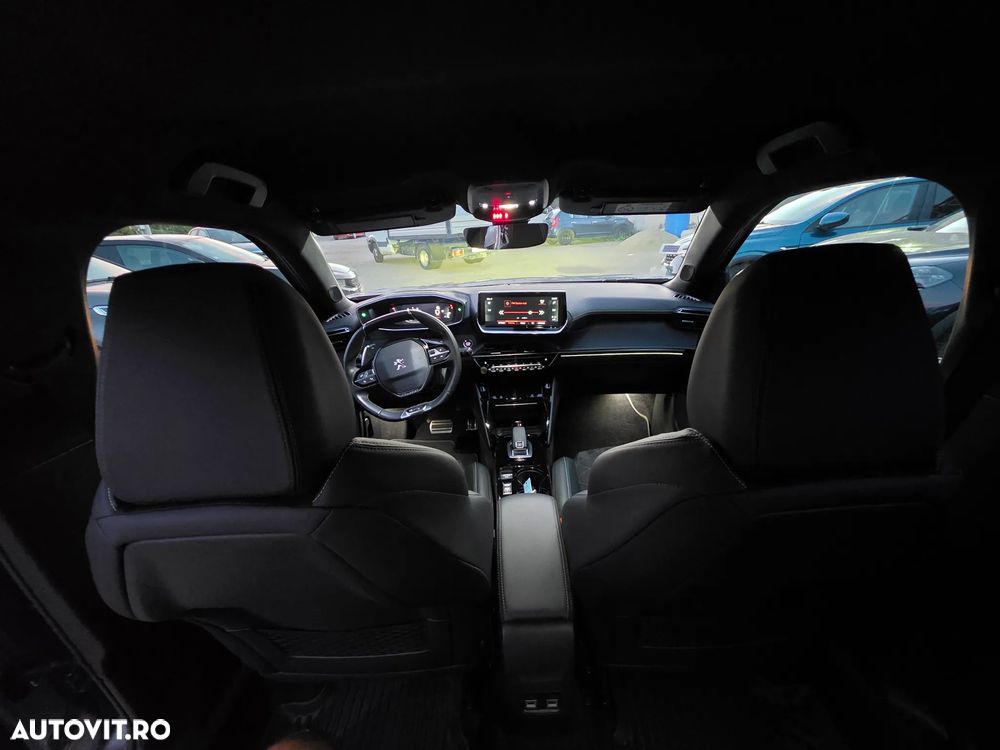 Peugeot 2008 PureTech 155 EAT8 GT - 23