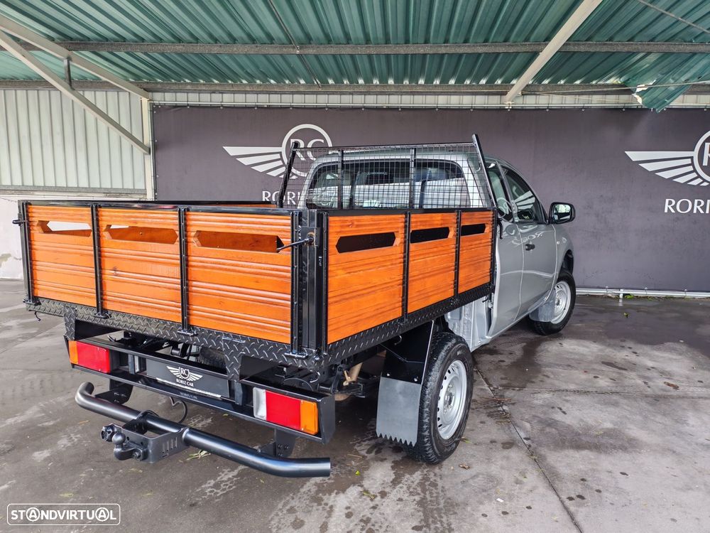 Mitsubishi L200 2.4 DI-D CD Invite 4WD - 5