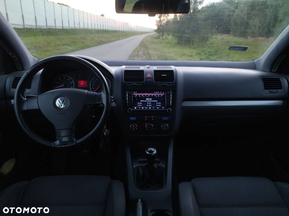 Volkswagen Golf 1.6 FSI Comfortline - 12