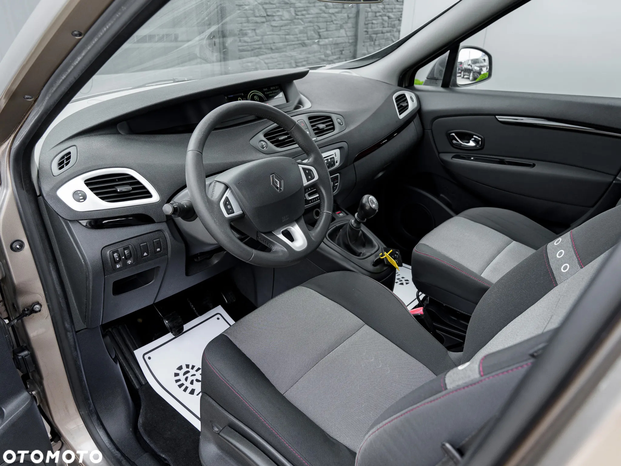 Renault Scenic 1.5 dCi Life - 14
