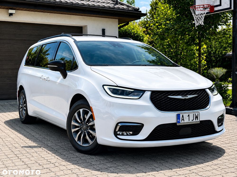 Chrysler Pacifica - 1