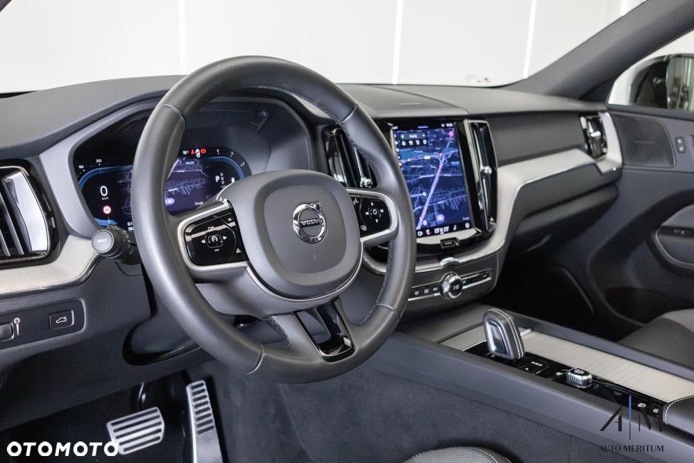 Volvo XC 60 B5 D AWD Ultimate Dark - 14