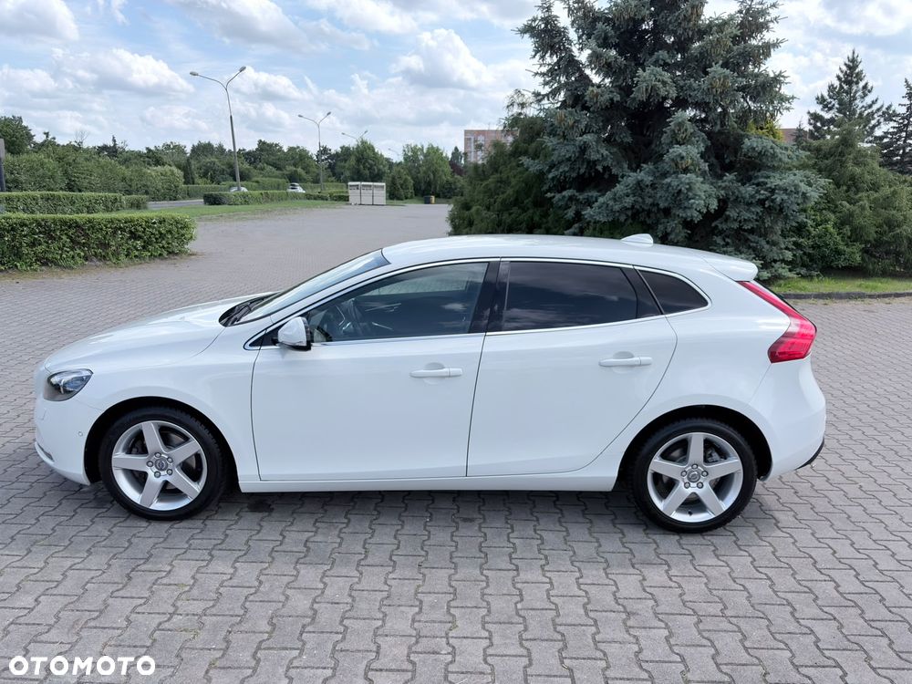 Volvo V40 T3 R-Design Momentum - 3