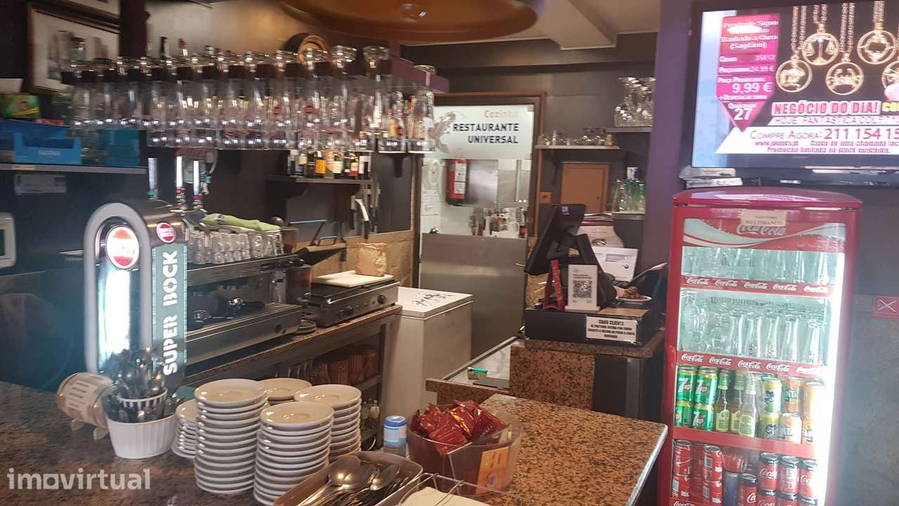 Restaurante emblemático centro porto Trespasse com cedência de cotas - Grande imagem: 4/13