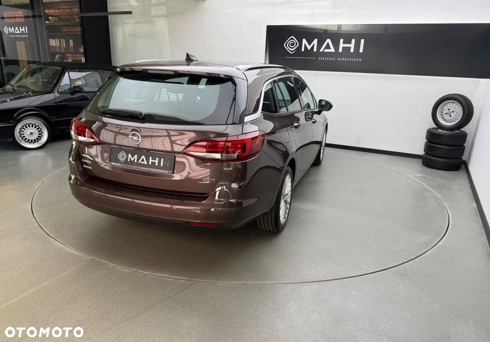 Opel Astra 1.6 D Start/Stop Innovation - 11