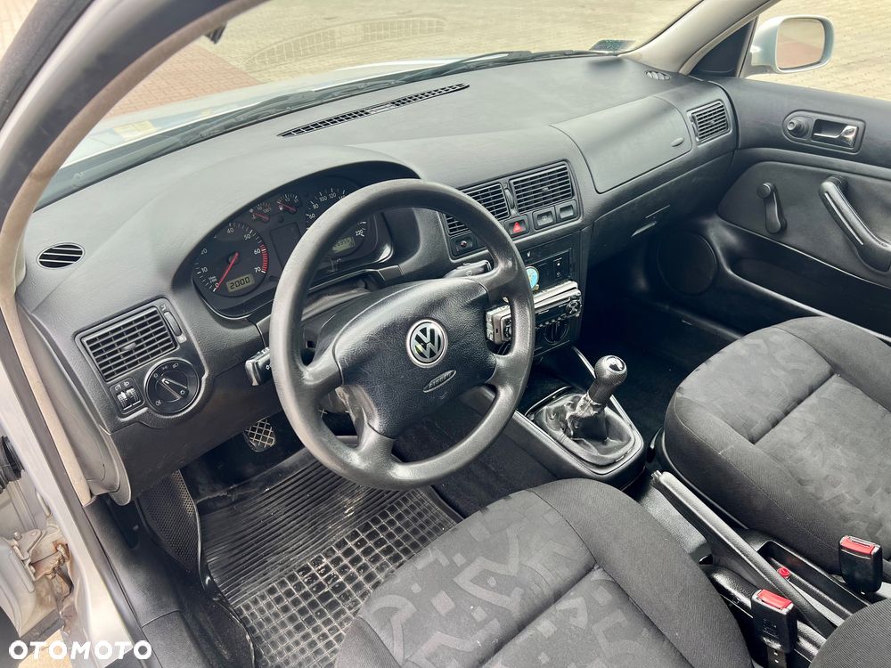 Volkswagen Golf - 12