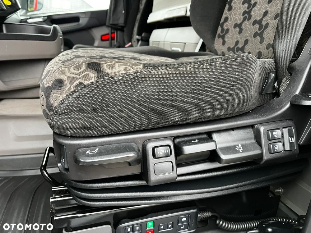 Scania R450 CAŁA NA PODUSZKACH FULL LED SERWISOWANA LODÓWKA DWA ZBIORNIKI PALIWA - 15