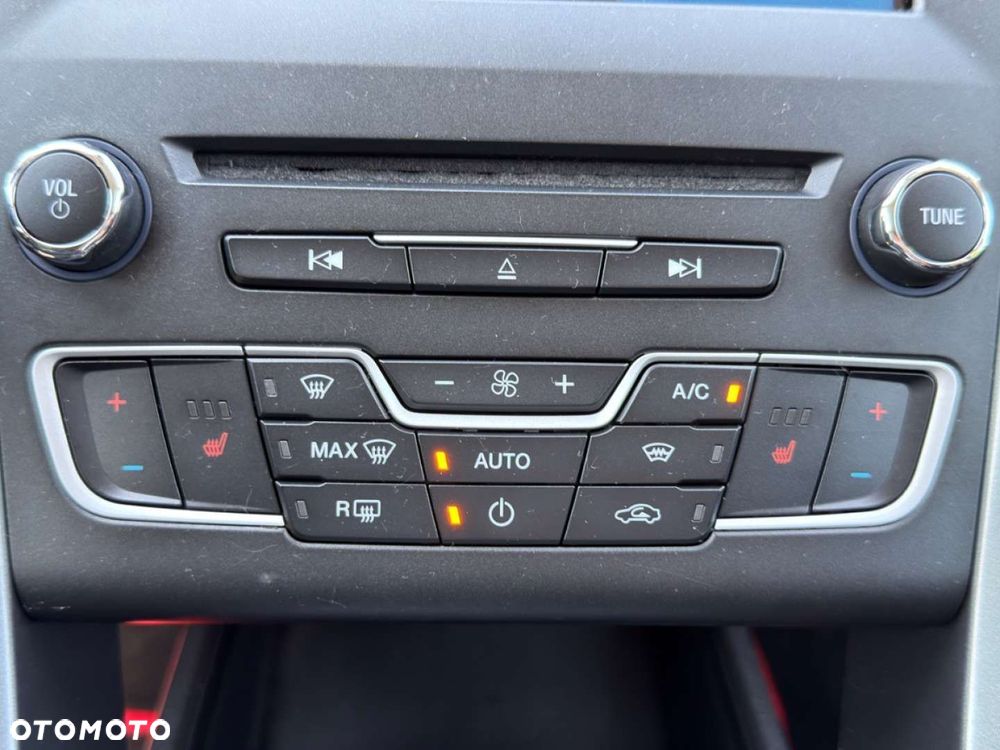 Ford Mondeo - 28