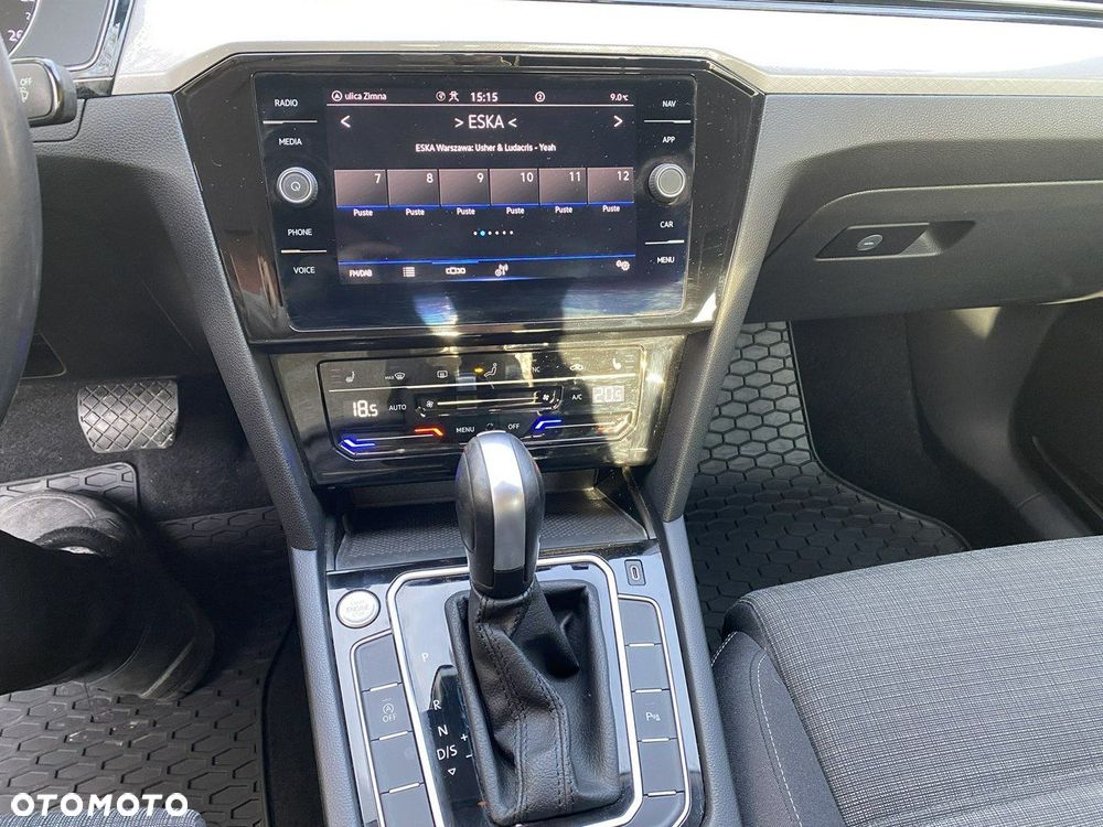 Volkswagen Passat 2.0 TSI Business DSG - 26