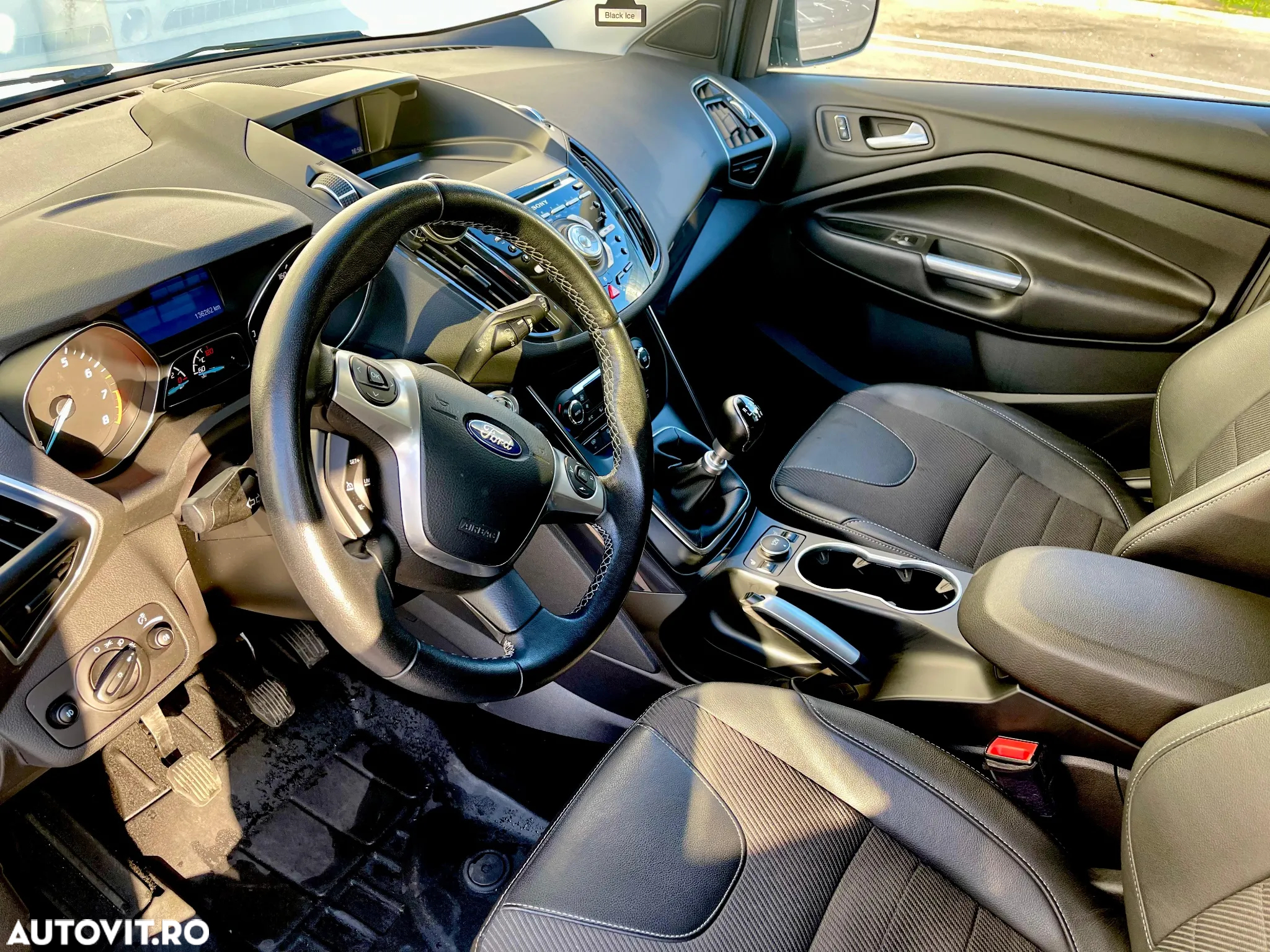 Ford Kuga - 10