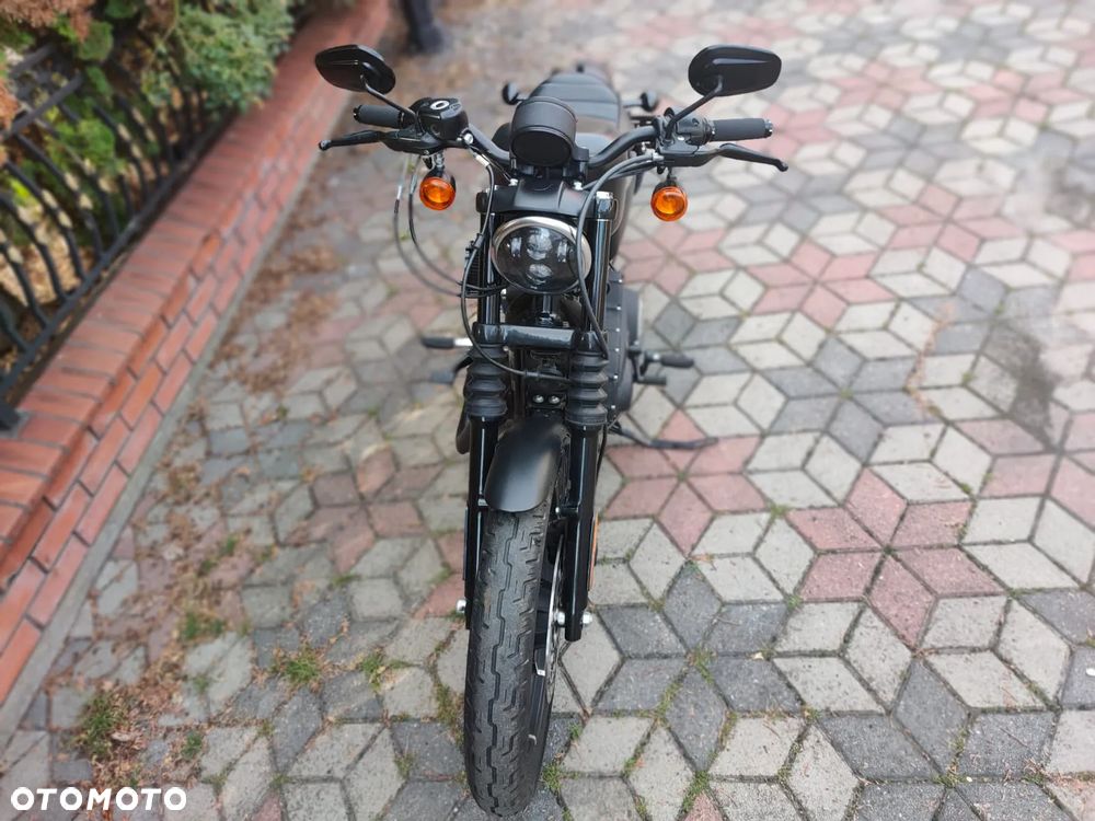Harley-Davidson Sportster Iron 883 - 27