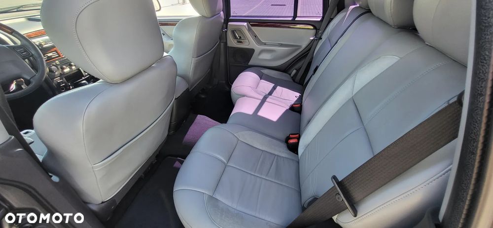 Jeep Grand Cherokee - 11