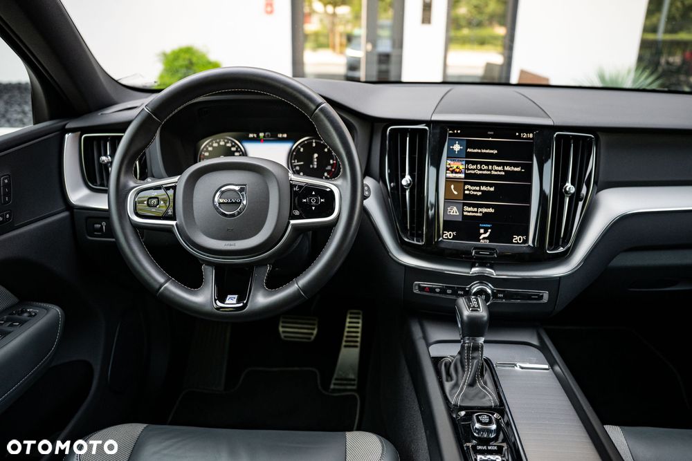 Volvo XC 60 D4 SCR R-Design - 12