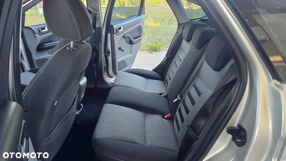 Ford Focus 1.6 Ti-VCT Sport - 27