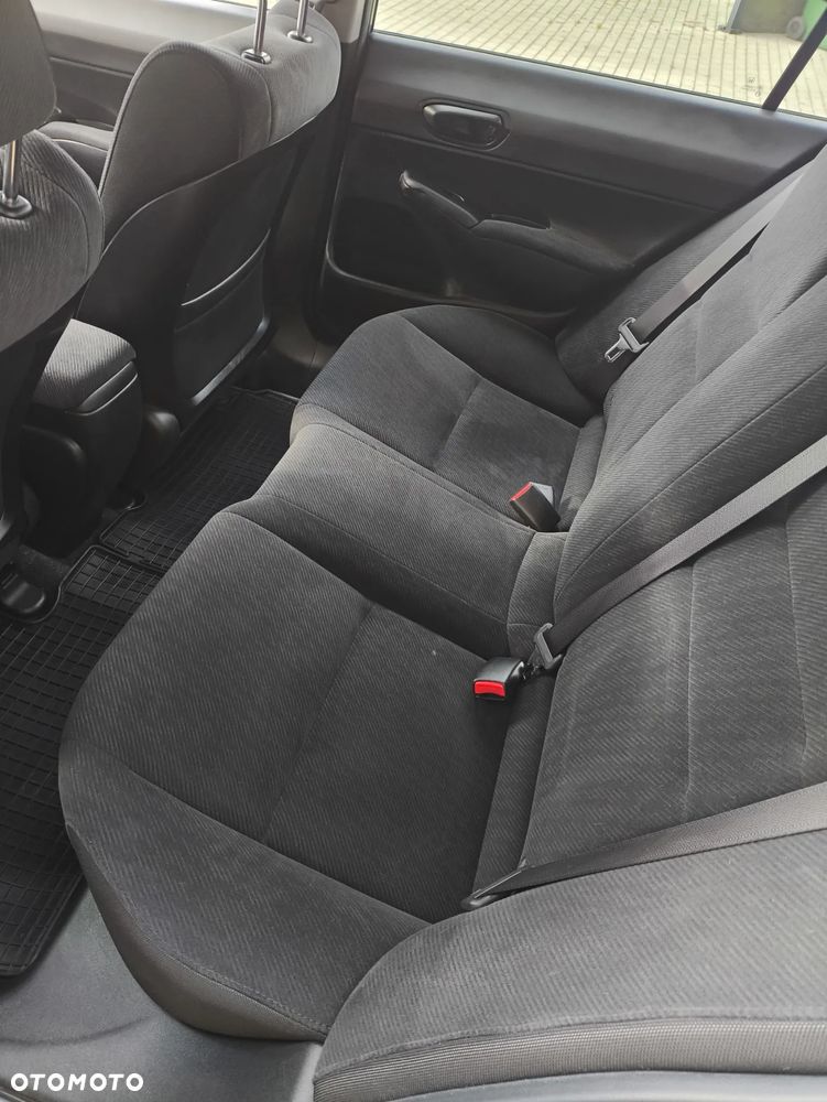 Honda Civic 1.8 Comfort - 11