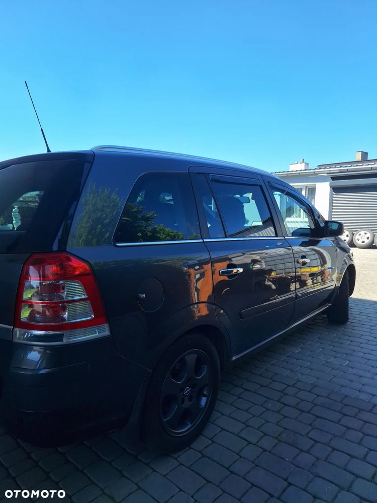 Opel Zafira 1.8 - 9