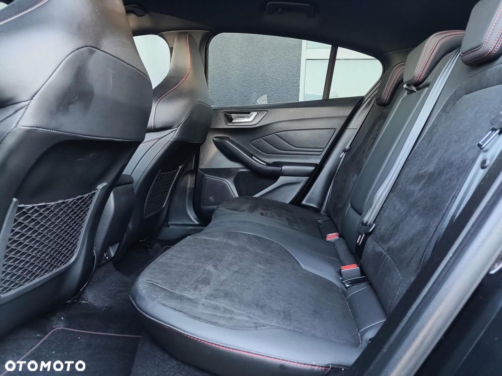 Ford Focus 2.3 EcoBoost ST X - 19