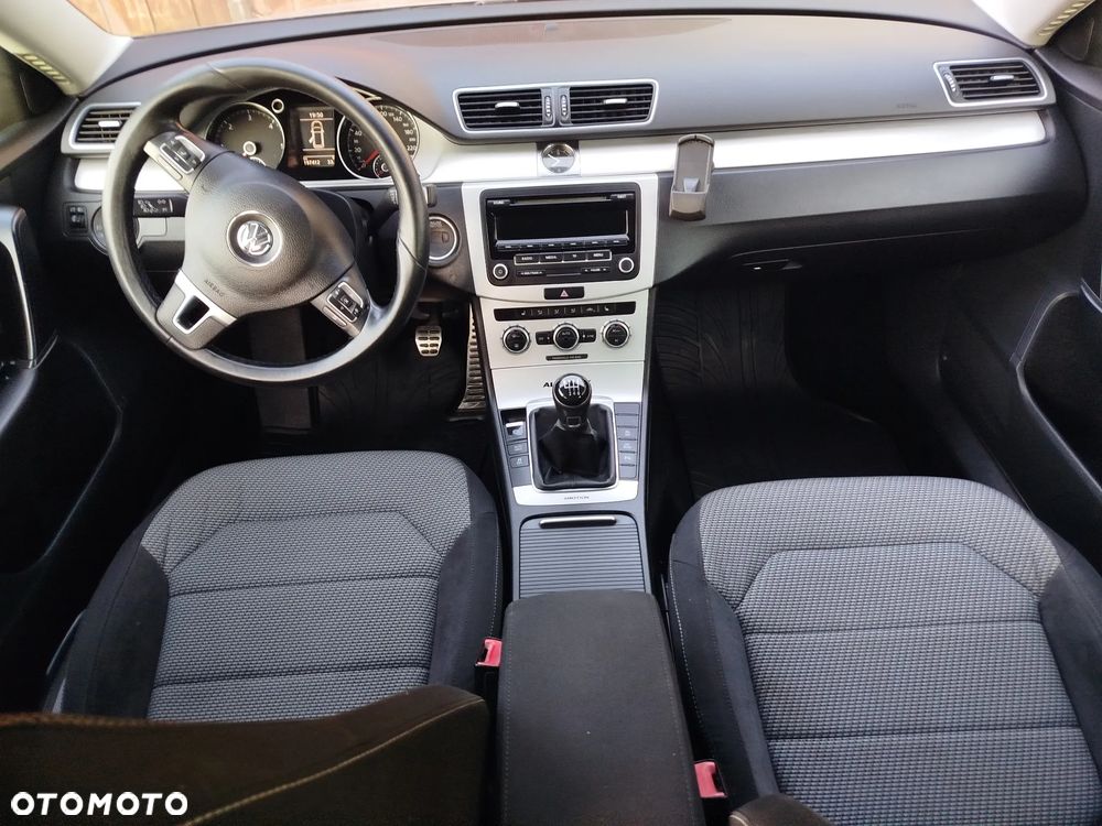 Volkswagen Passat - 5