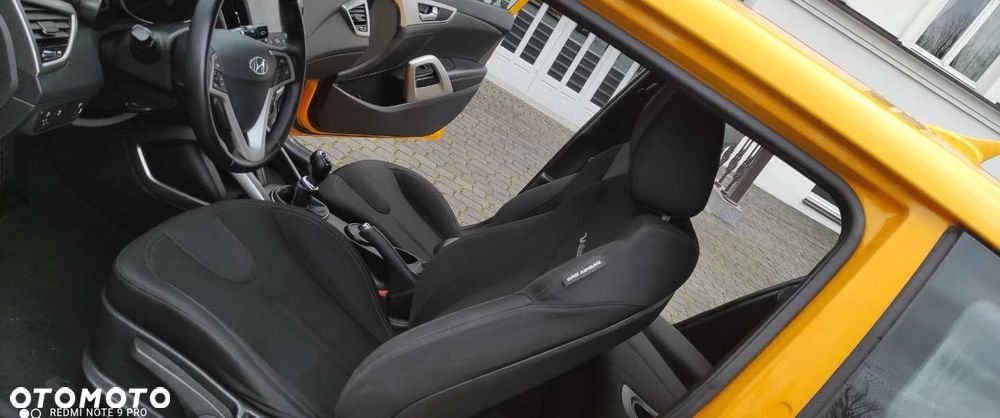 Hyundai Veloster - 22