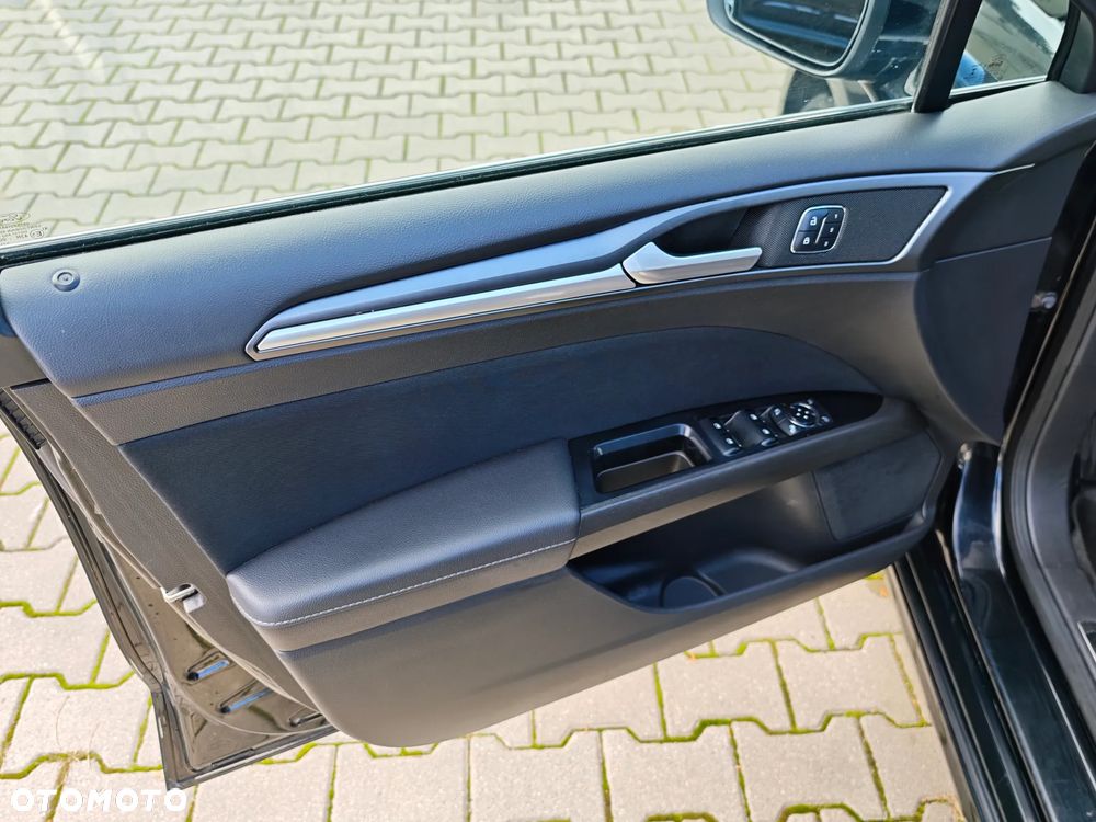 Ford Mondeo - 26