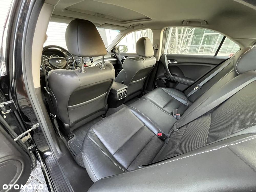 Honda Accord 2.0 Executive - 9