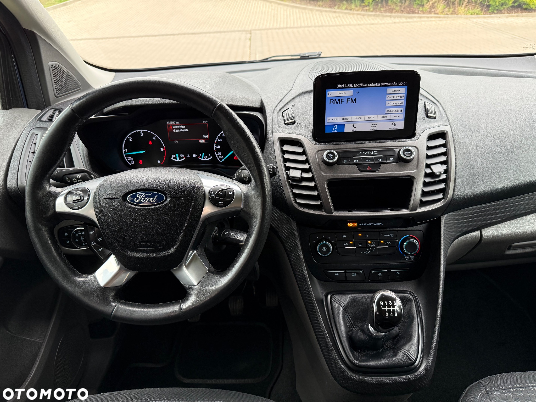 Ford Tourneo Connect Grand - 14