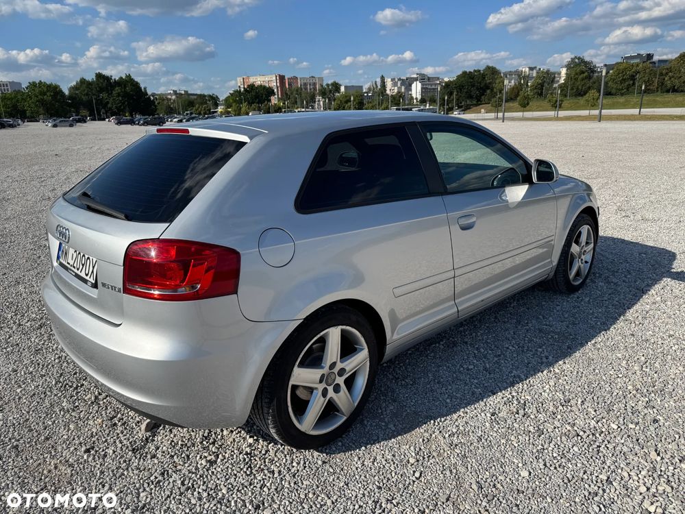 Audi A3 3-drzwiowe 1.6 TDI DPF Ambiente - 7