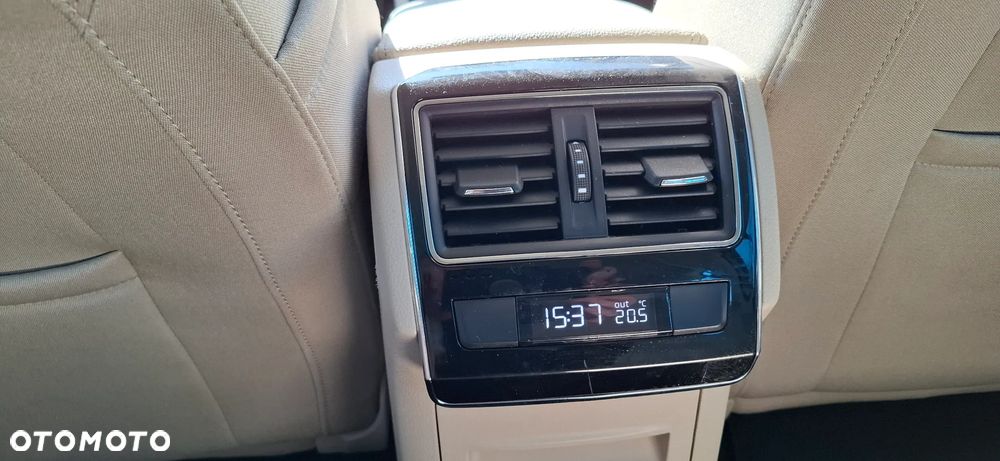 Skoda Superb 2.0 TDI Premium Edition - 9
