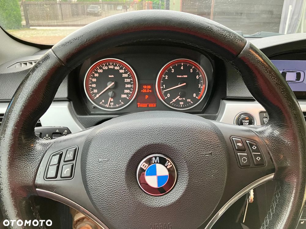 BMW Seria 3 330i - 19