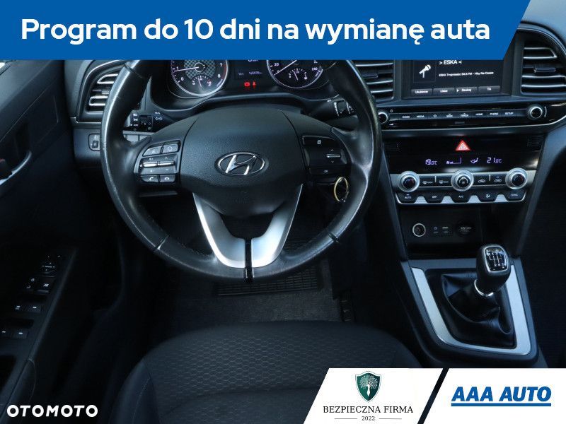 Hyundai Elantra - 9