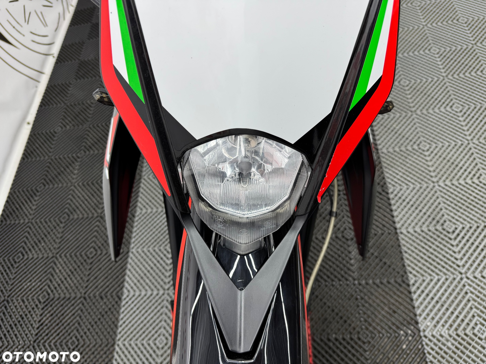 Aprilia SX - 15