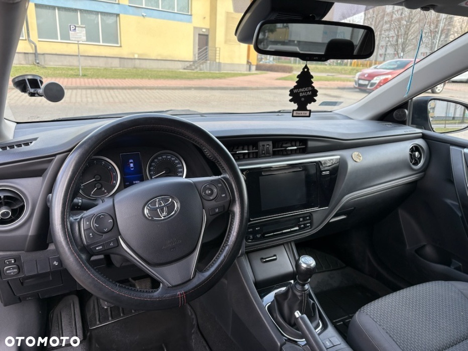 Toyota Corolla 1.6 Comfort - 8