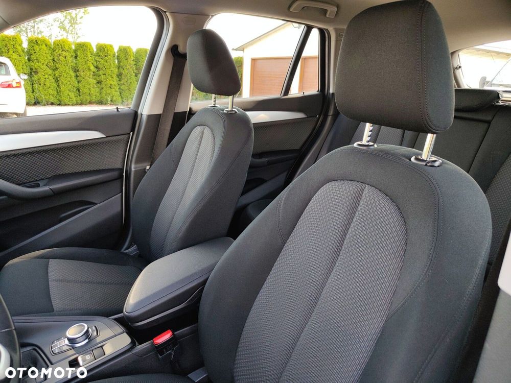BMW X1 sDrive18i - 13