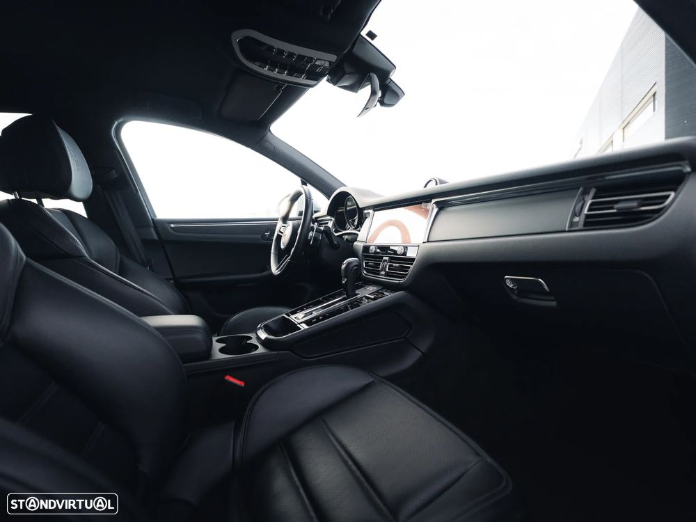 Porsche Macan T - 12