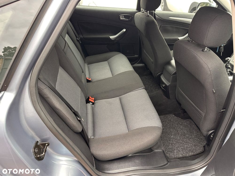 Ford Mondeo 1.6 Ambiente - 15