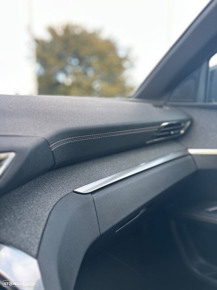 Peugeot 3008 1.5 BlueHDi GT Line EAT8 - 17