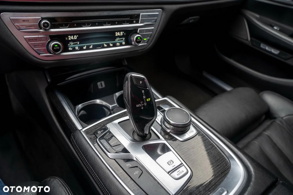 BMW Seria 7 740Li - 15