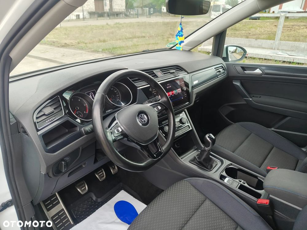 Volkswagen Touran 2.0 TDI SCR UNITED - 22