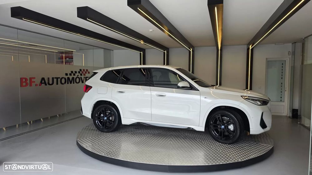 BMW iX1 xDrive30 Pack Desportivo M - 8