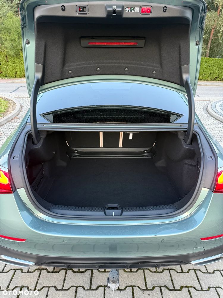 Mercedes-Benz Klasa E 220 d mHEV 4-Matic AMG 9G-Tronic - 24