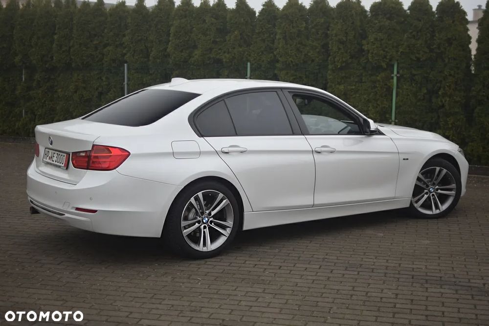 BMW Seria 3 318d DPF Edition Sport - 9