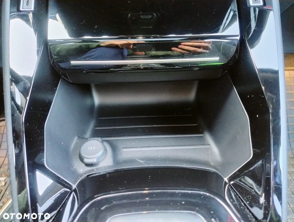 Peugeot 2008 PureTech mHEV GT E-DCS6 - 19