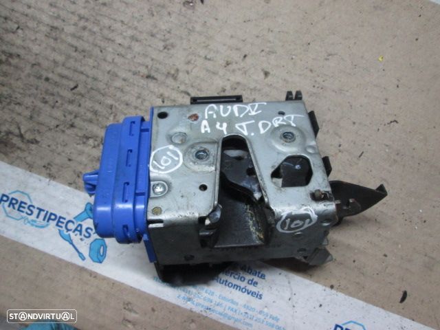 Fecho 8D0839016A AUDI A4 1999 TD VACUO AUDI A3 8L1 2001 1.9TDI 8V 130CV 5P CINZENTO T DRT VACUO - 1