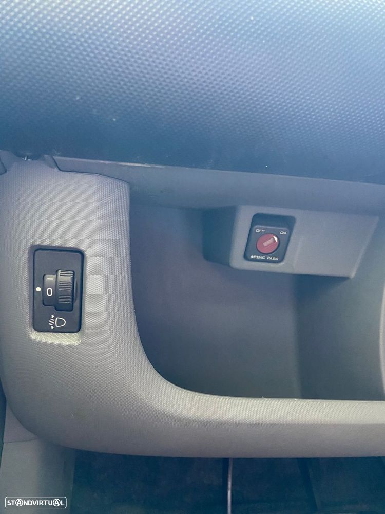 Peugeot 107 1.0 Trendy - 29