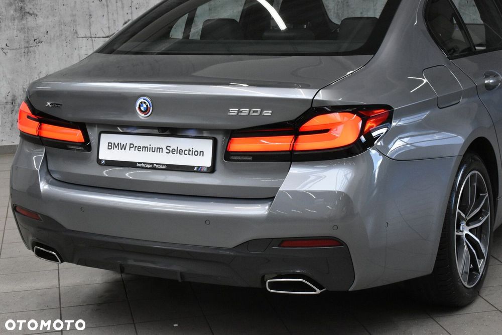BMW Seria 5 530e xDrive M Sport sport - 26